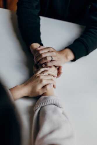 How to Improve Communication in a Relationship: 9 Practical Tips